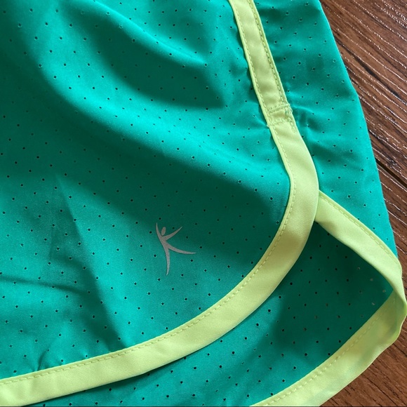 Danskin Now Shorts Green Athletic Size Medium Women’s Athleisure - Picture 6 of 6